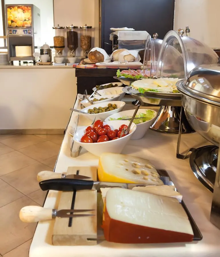 Hotel del Corso Milano 3*,